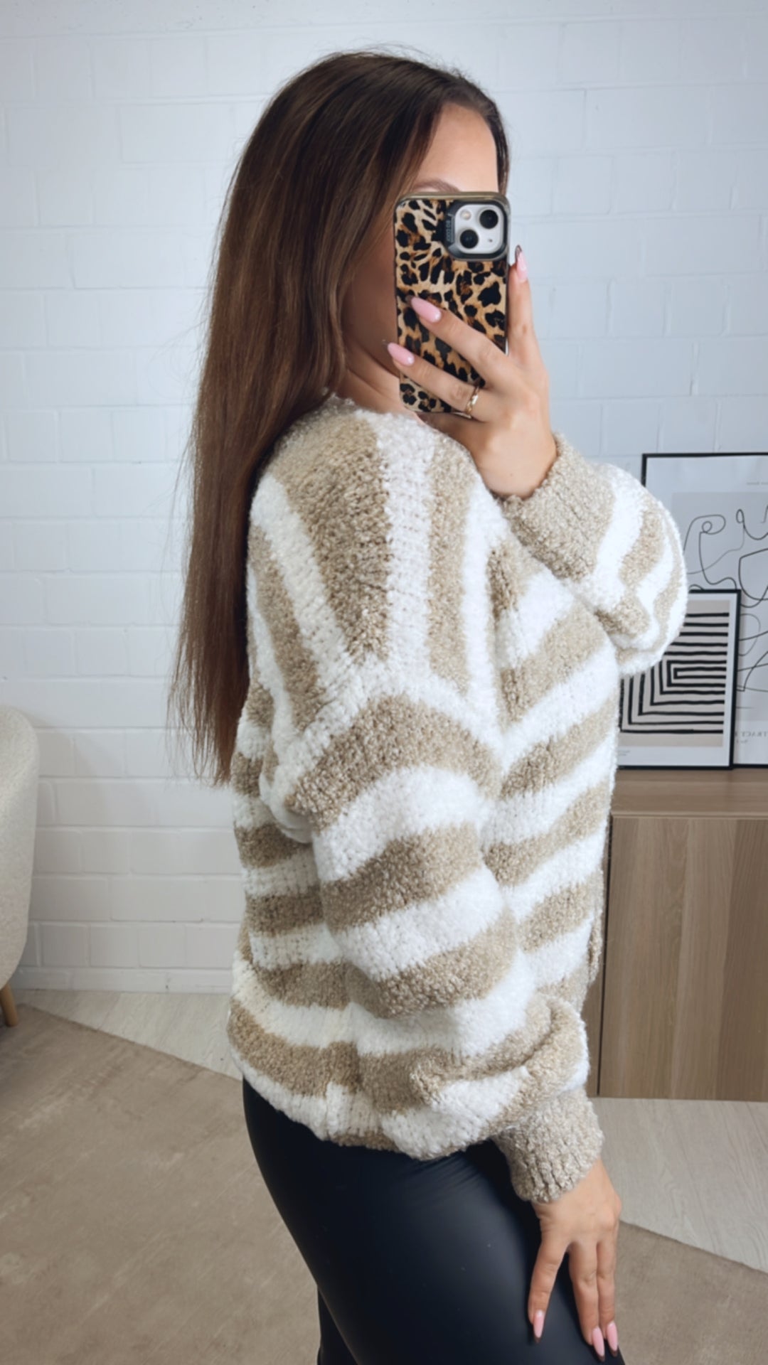 TEDDY STREIFEN Cardigan mit Perlmutt Knöpfen / beige - weiß Art. 12969