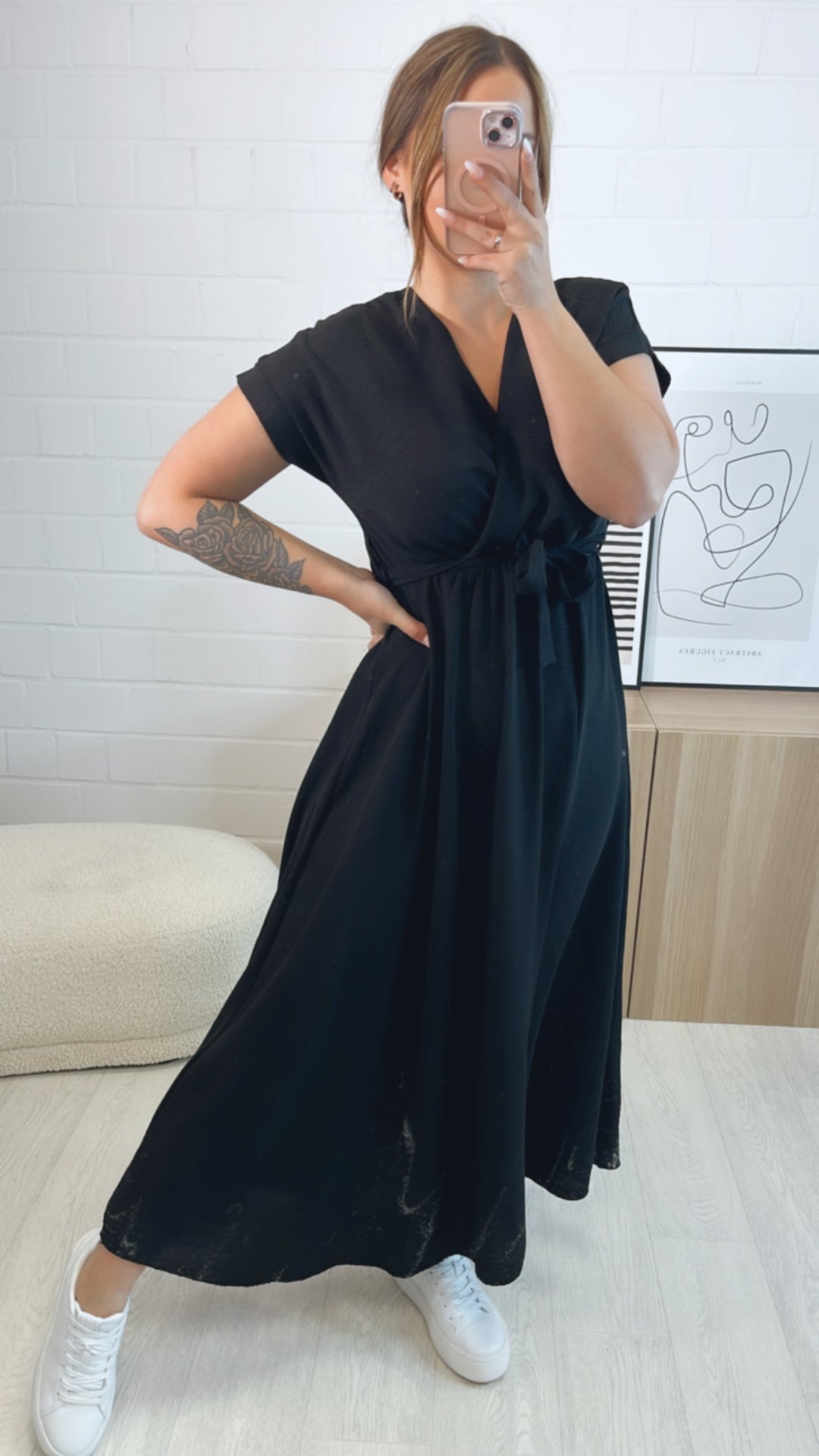 leichtes, langes Kleid mit kurzen Armen / schwarz Art. 9656