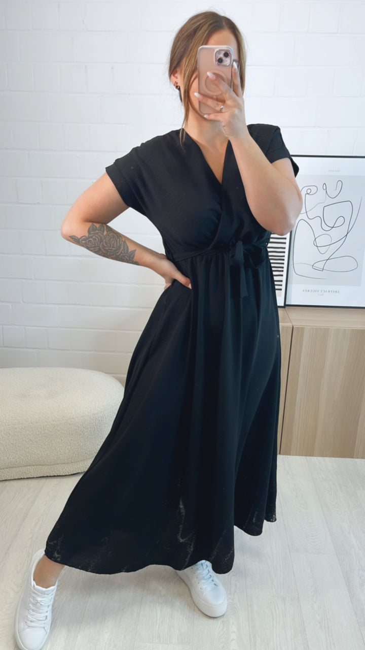 leichtes, langes Kleid mit kurzen Armen / schwarz Art. 9656