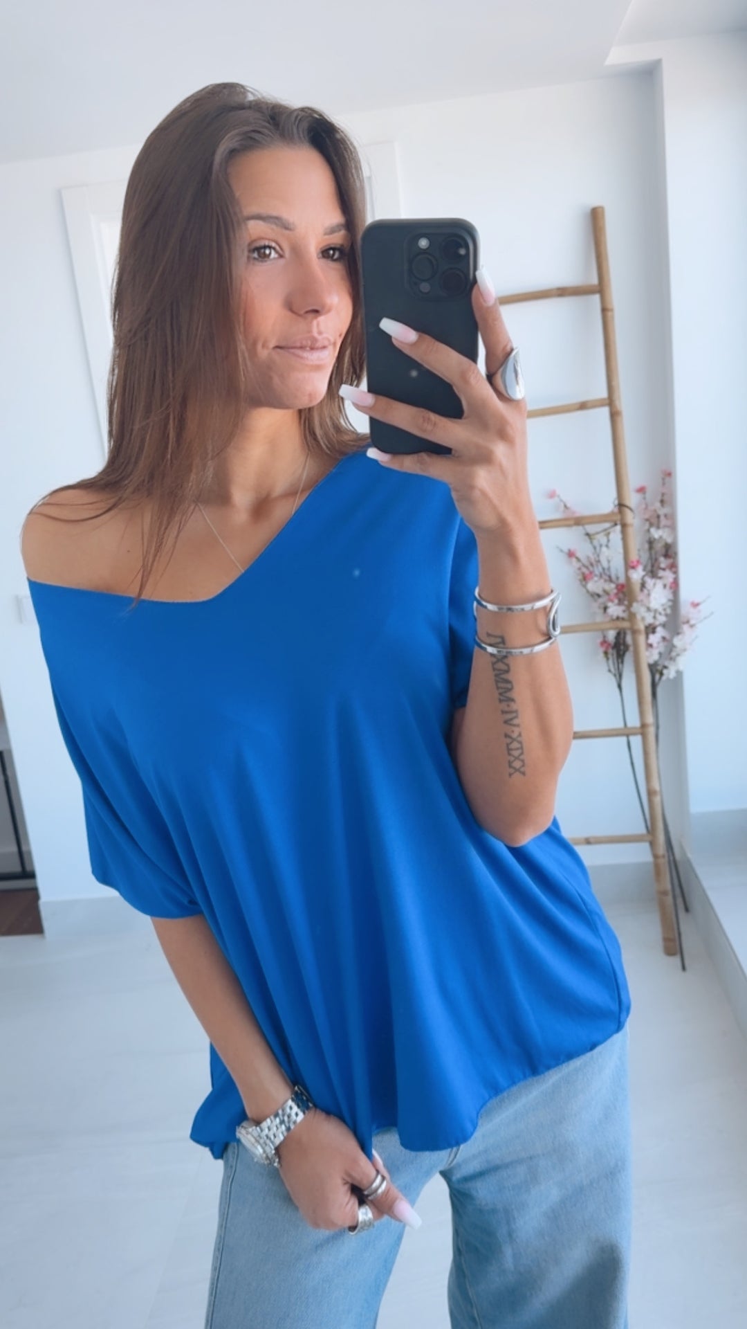 T-shirt Oberteil mit V-Ausschnitt / royal blau Art. 8906