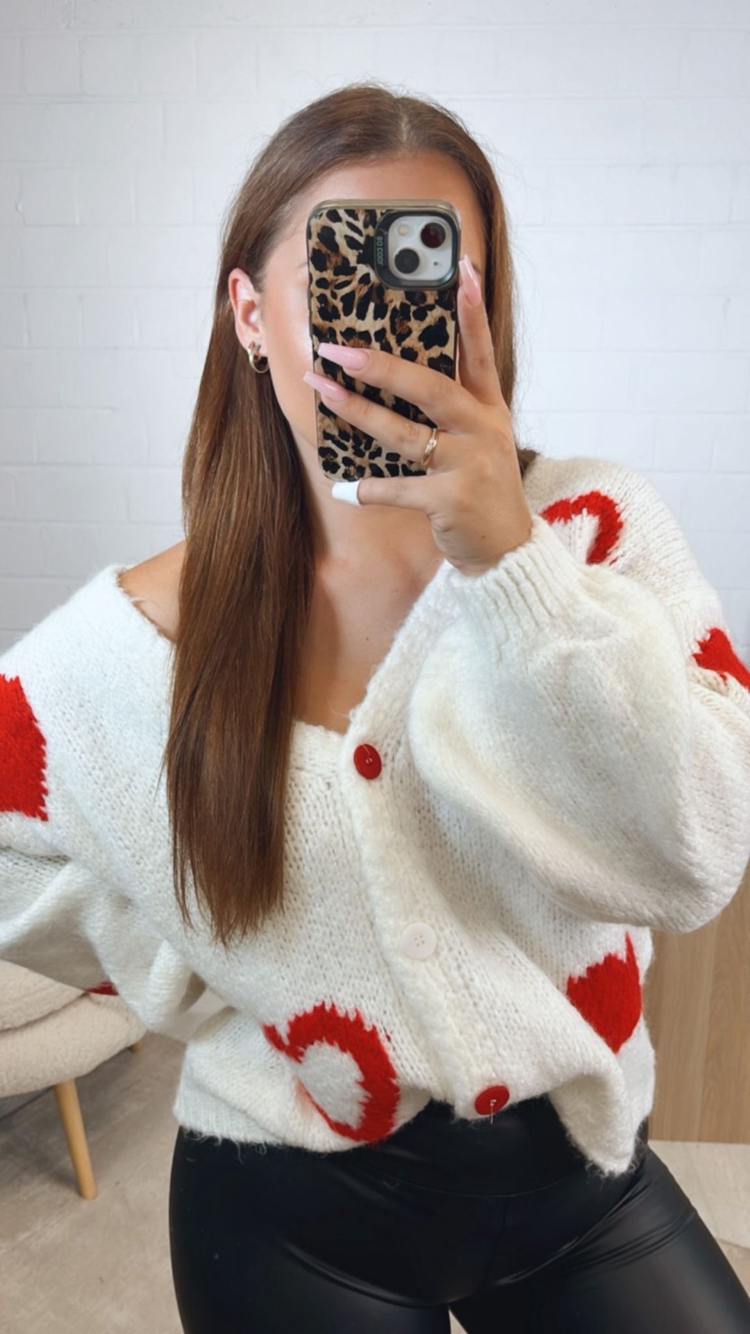 HERZEN Cardigan mit bunten Knöpfen / weiss - rot Art. 12533