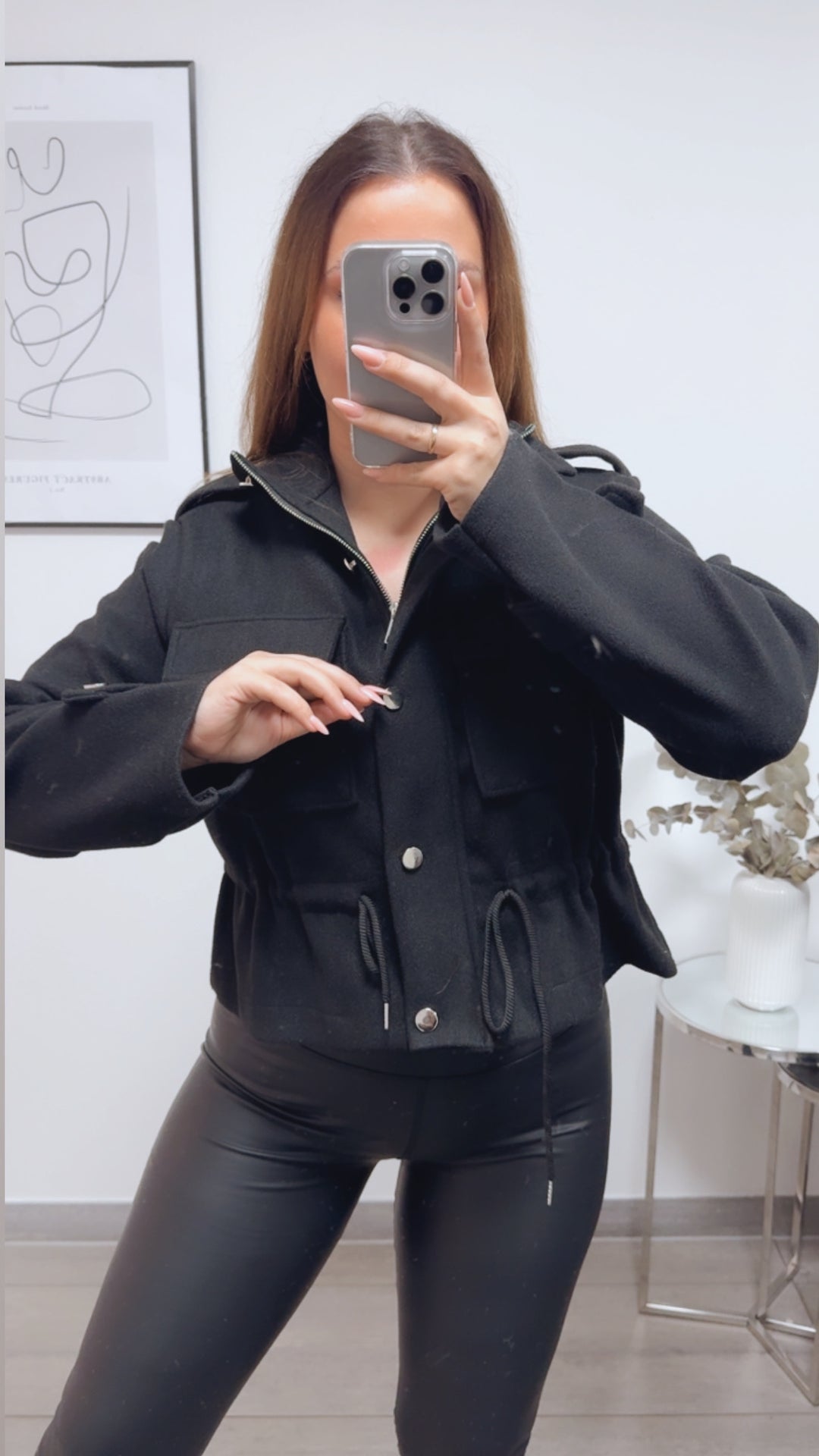 kürzere Jacke, silberne Elemente / schwarz Art. 13246