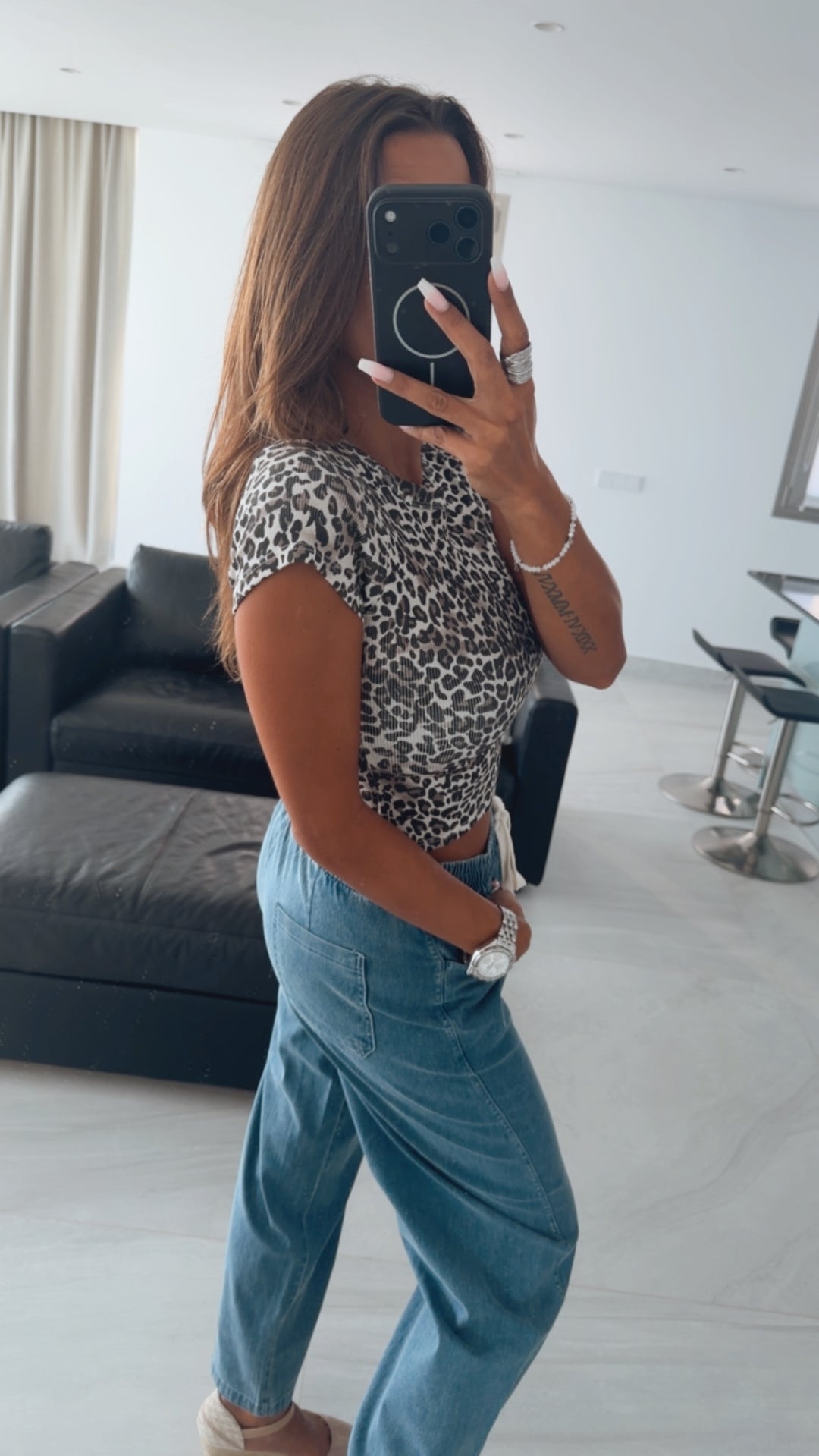 LEO KLEINES MUSTER Crop T-shirt / Creme - braun - schwarz Art. 16071