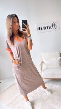 (Maxi-) T-shirt Kleid, abgesetzte Ärmel / creme - orange Art. 10827