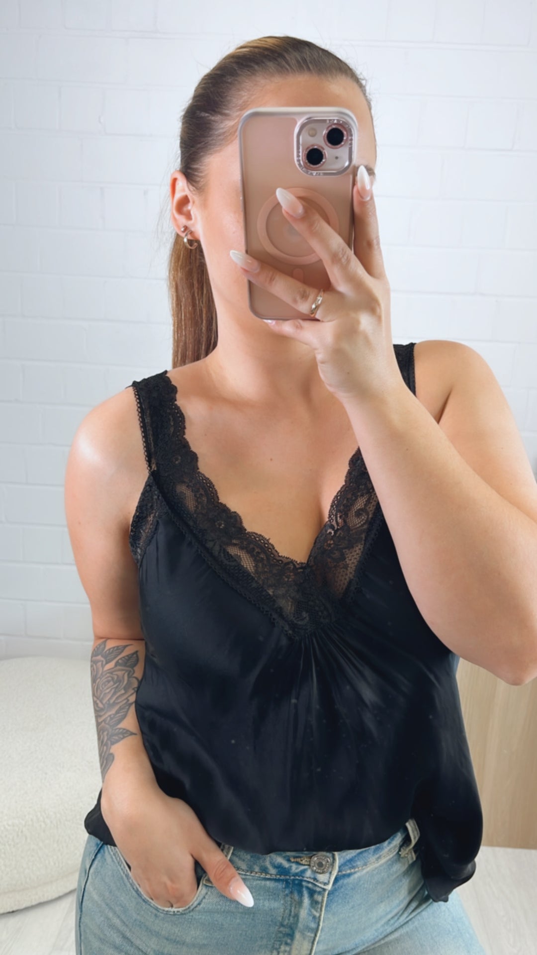 Top mit Spitze / schwarz Art. 9797