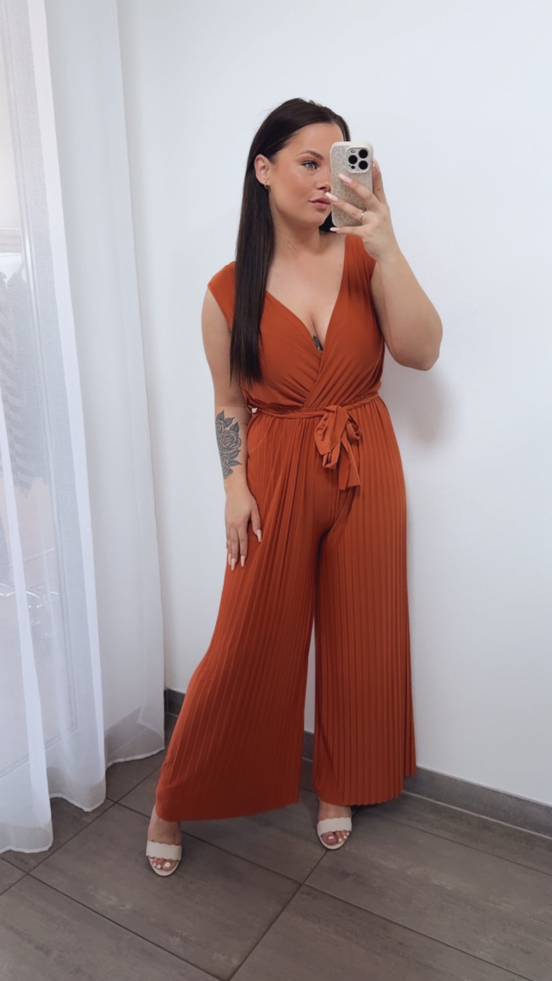 langer Plissee Jumpsuit, schöner Ausschnitt / rost - orange  Art. 14829