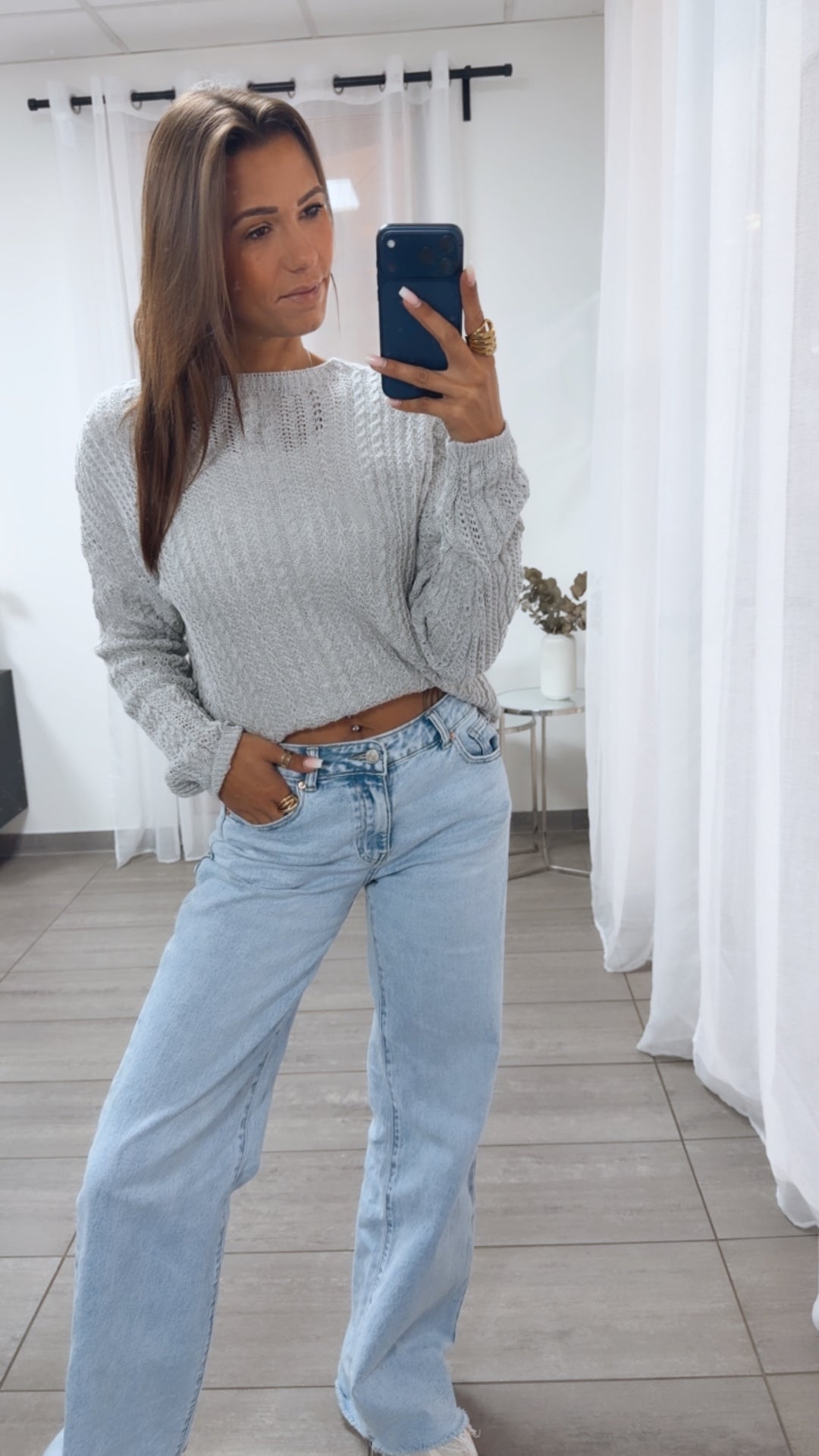 leichter Strick Pullover mit Zopfmuster / hell grau Art. 14944