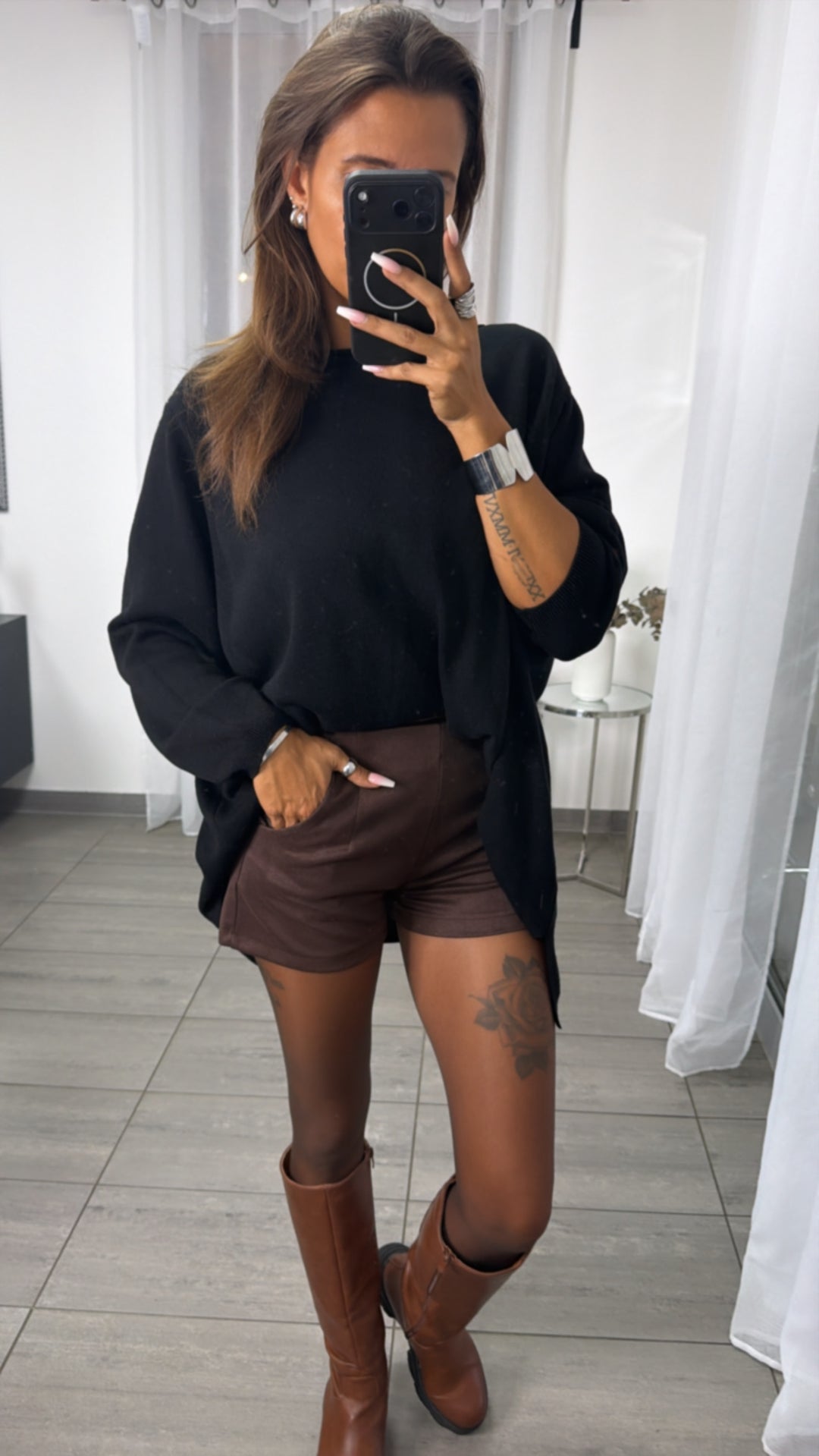 VELOURS Shorts mit Taschen / braun Art. 16351