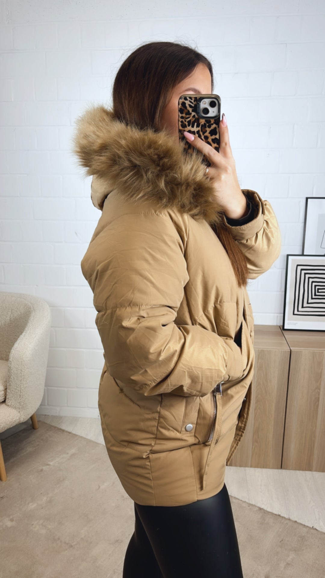 mittellange Stepp Jacke, abnehmbarer Kapuzenkragen / camel - sand Art. 12869