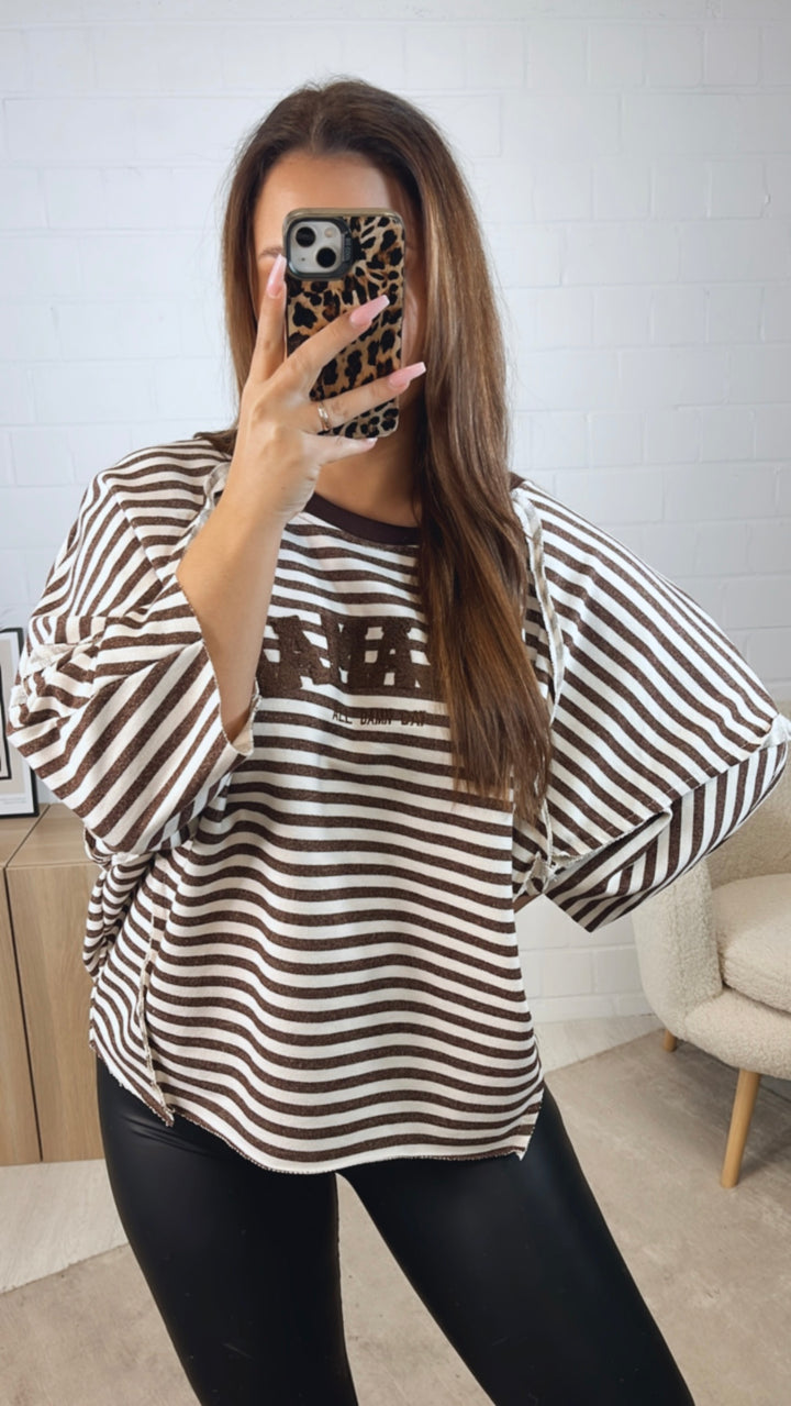 ultra oversize, gestreifter " Namaste " Pullover / weiss - schoko braun Art. 12713