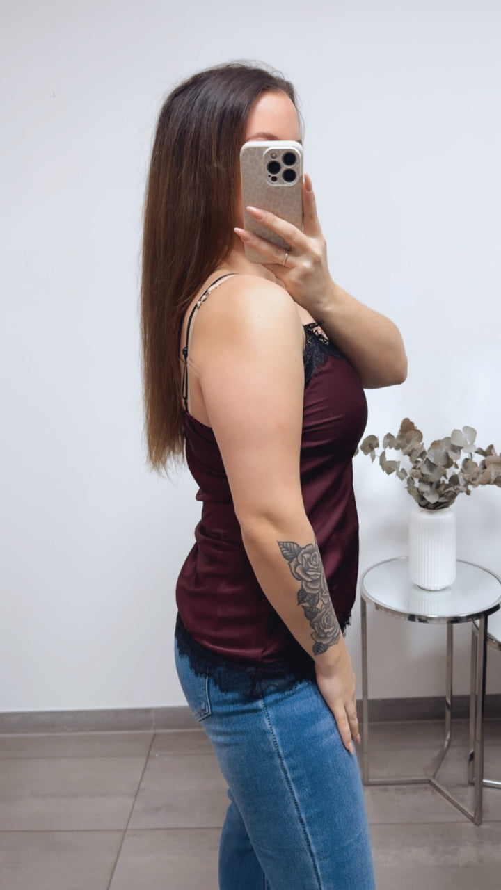 SPITZEN Top in SATIN Optik, asymmetrischer Schnitt / Bordeaux rot - schwarz Art. 13842