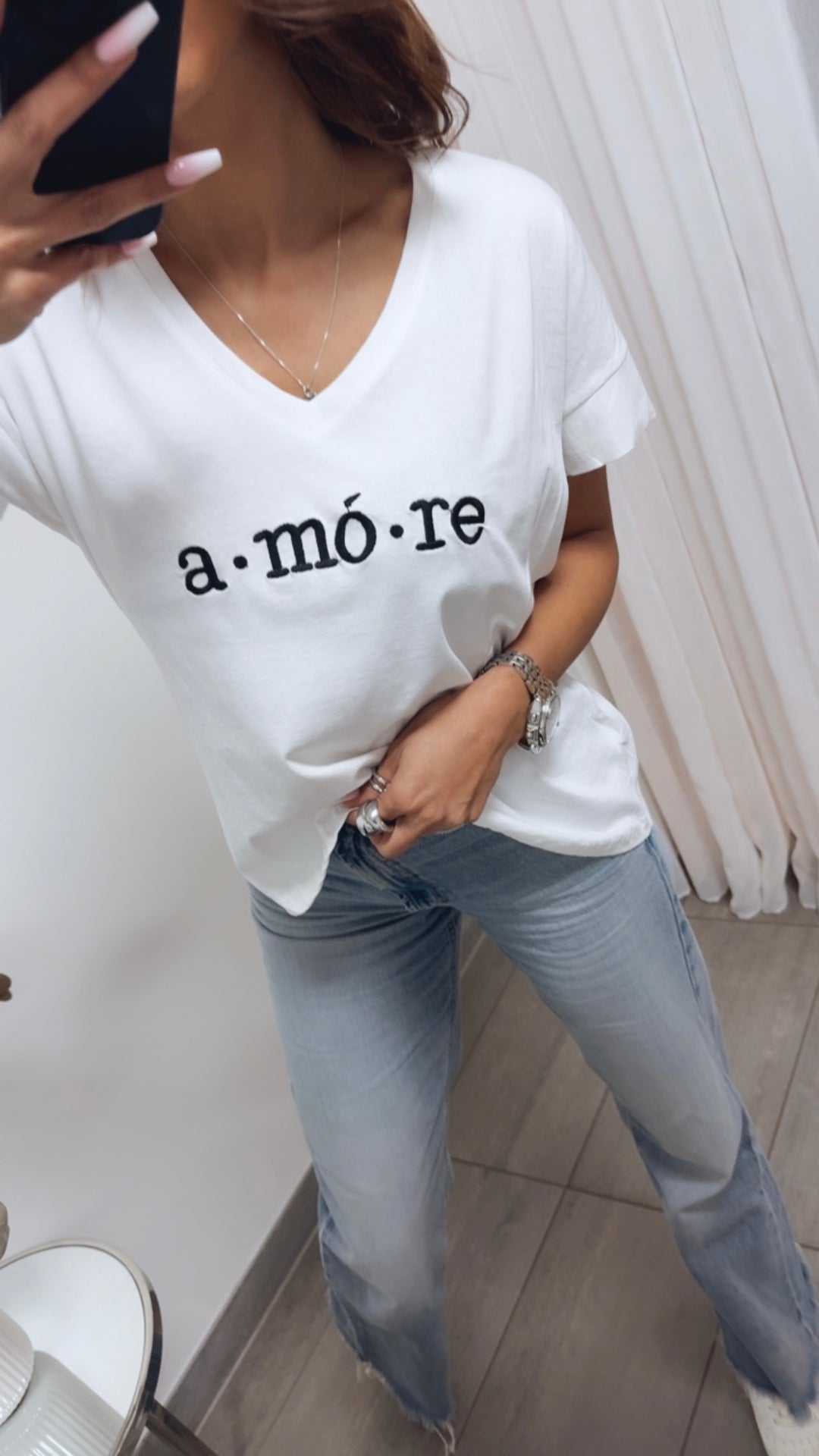 V-AUSSCHNITT T-Shirt " a•mó•re " / weiss Art. 14139