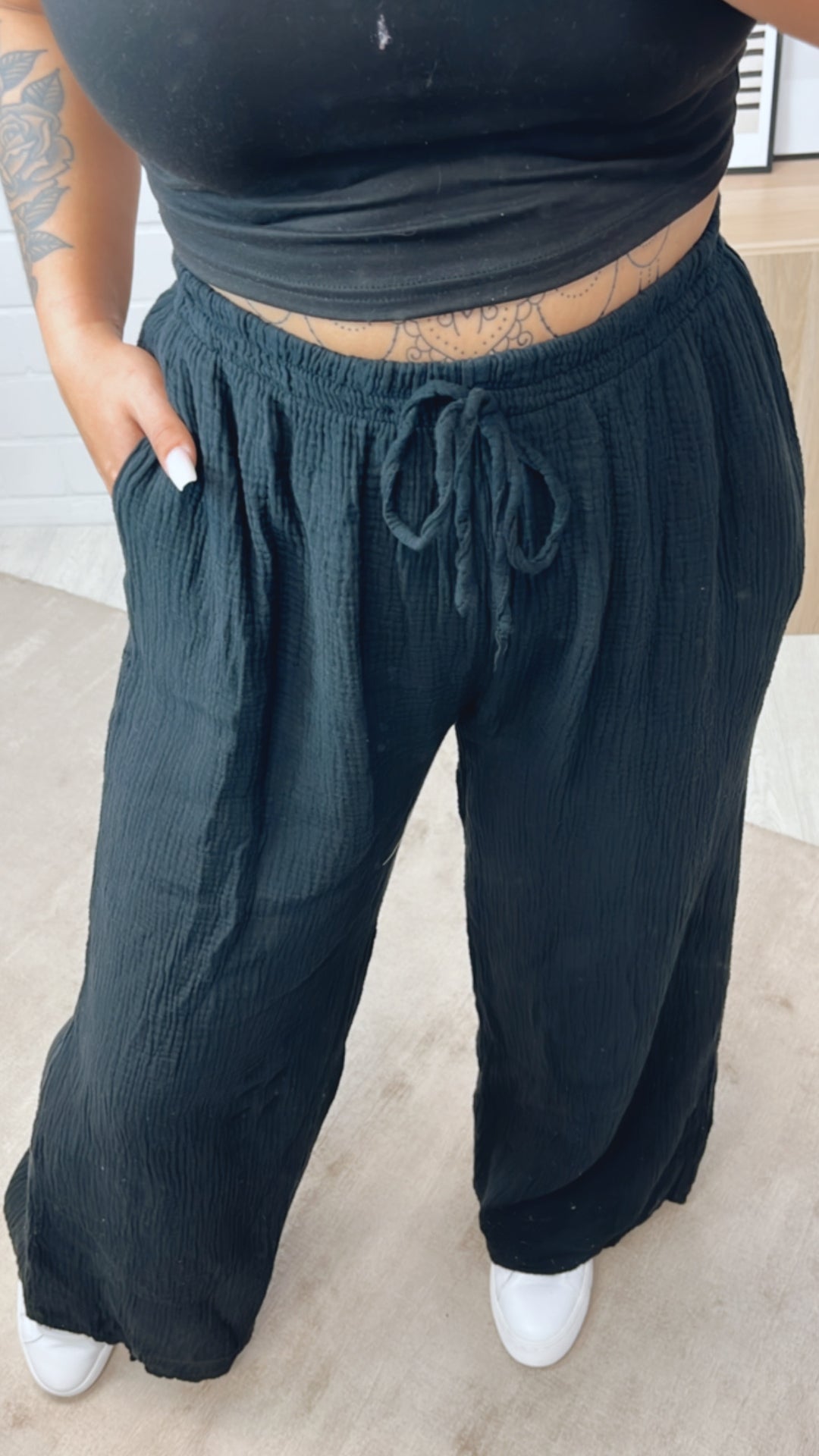 lockere, lange Musselin Hose / schwarz Art. 10675