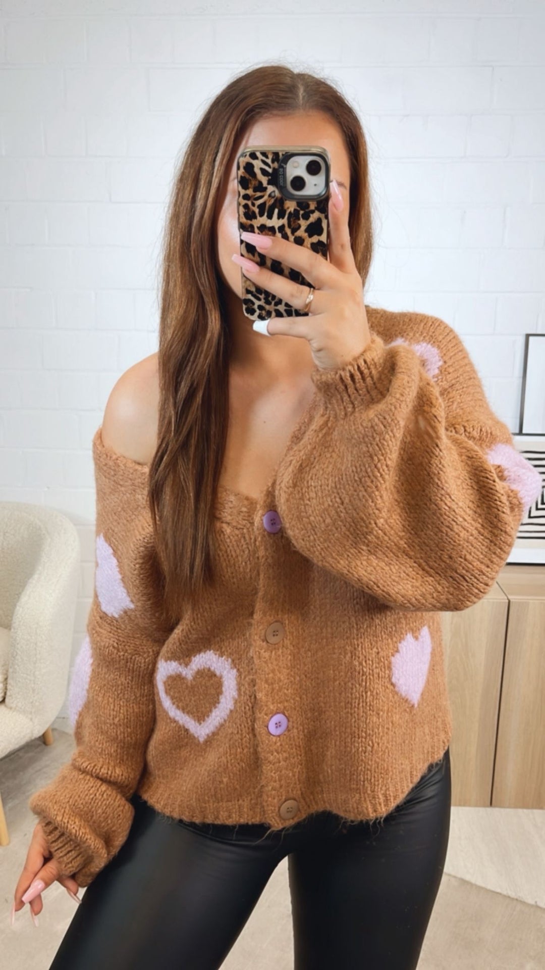 HERZEN Cardigan mit bunten Knöpfen / camel - flieder Art. 12535