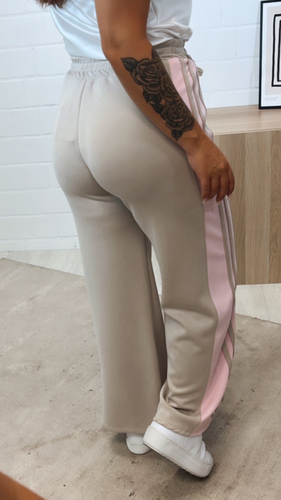 legere, weite Hose mit elastischem Bund, Tunnelzug / beige - rosa Art. 11232