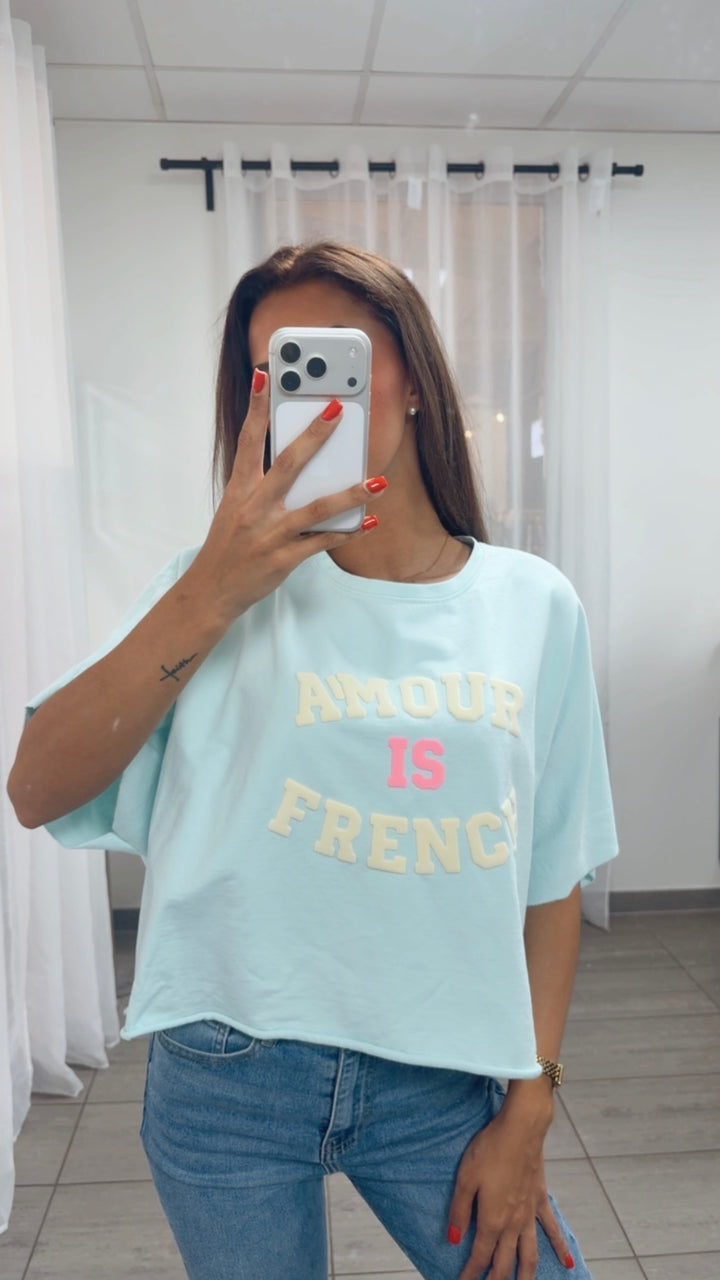 Cropped Sweatshirt „Amour is French“ / hell blau Art. 15494