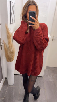 gradliniges Strick Kleid / Long Pullover mit weitem Arm, Rundausschnitt / Bordeaux rot Art. 12800