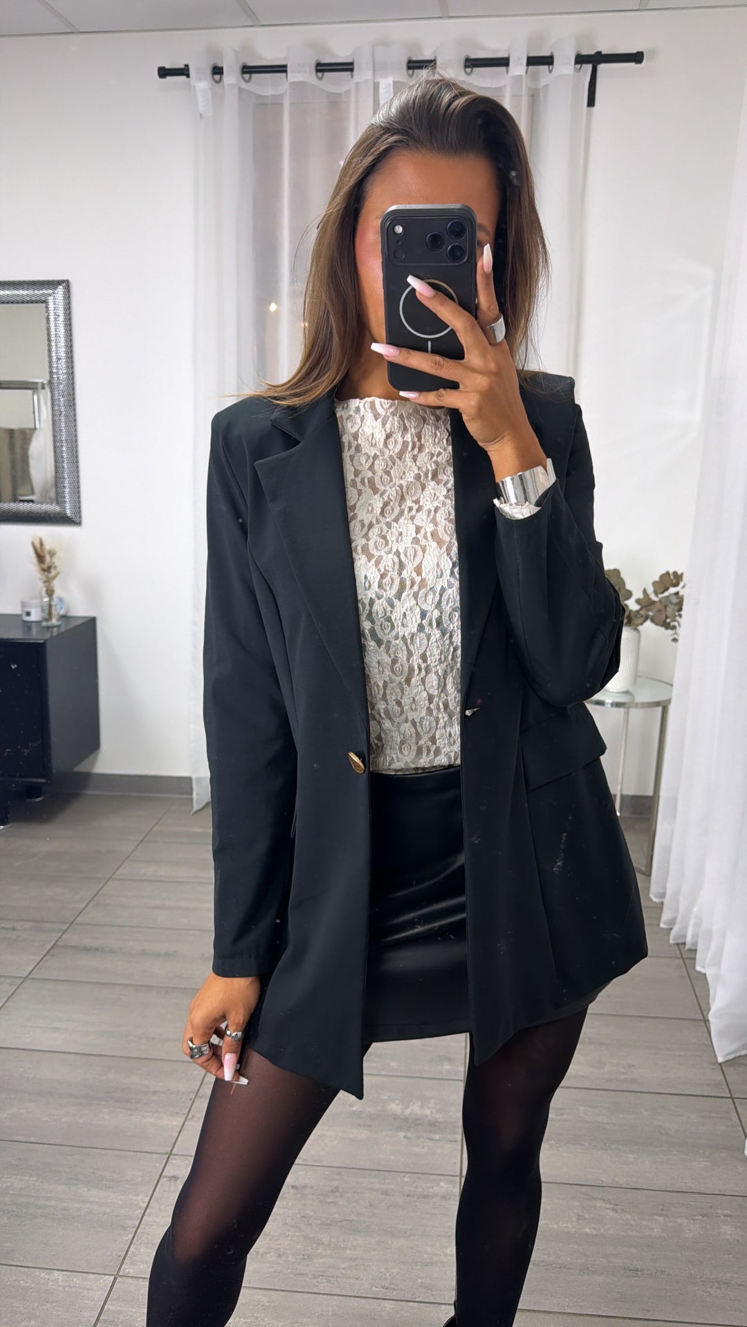 Leichter Long Blazer mit Knopfdetail / schwarz Art.16299