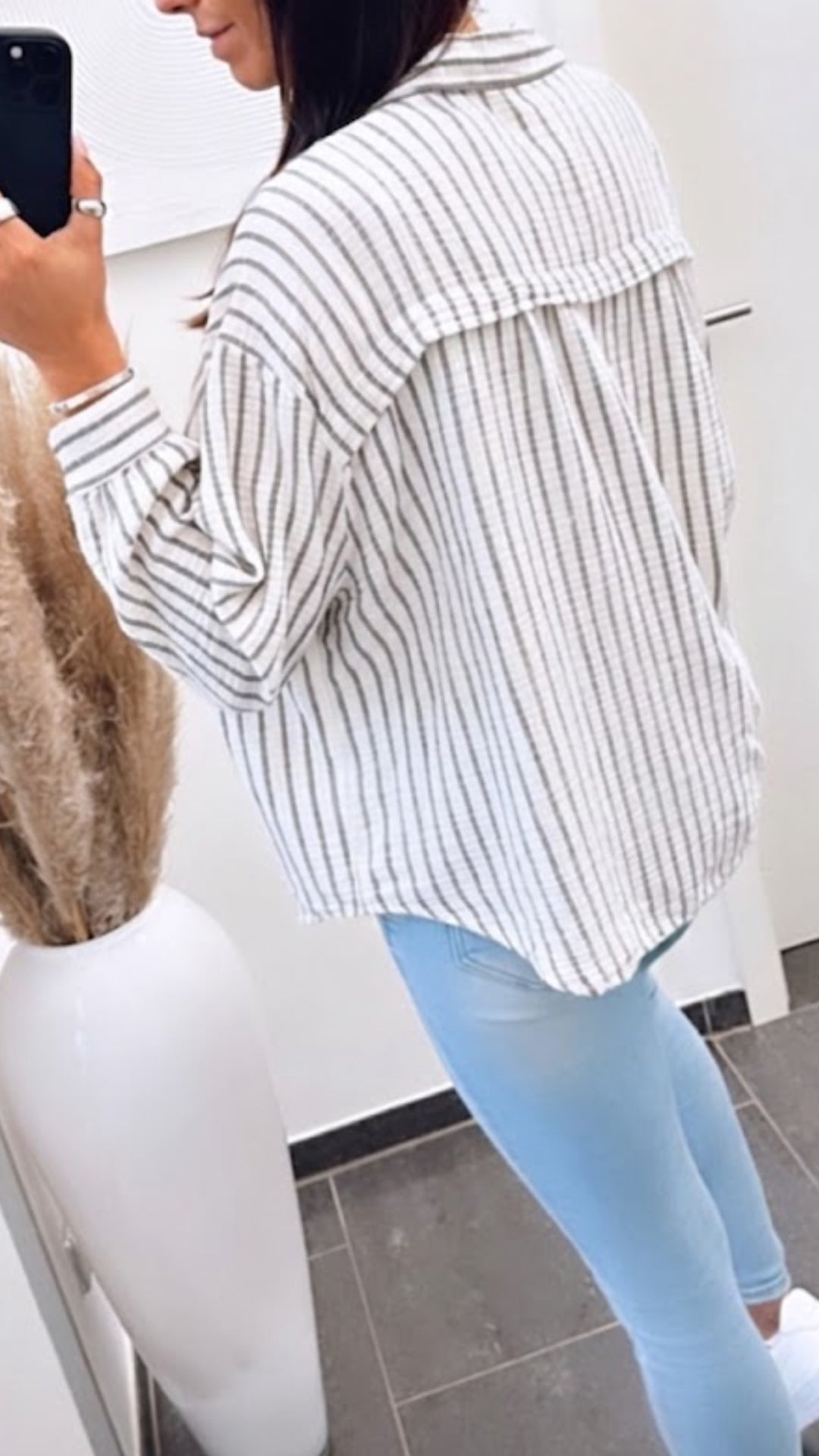 KURZE Oversize Musselin Bluse mit Streifen / dunkel grau verwaschen - weiss Art. 15590