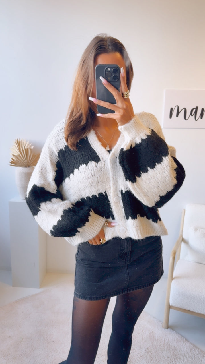 zweifarbiger, kurzer Strick Cardigan, Knöpfe / schwarz - creme Art. 12778 KHX