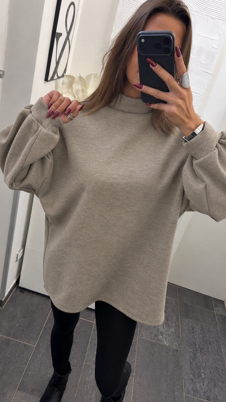 gefütterter oversize Pullover mit Stehkragen / beige Art. 16522