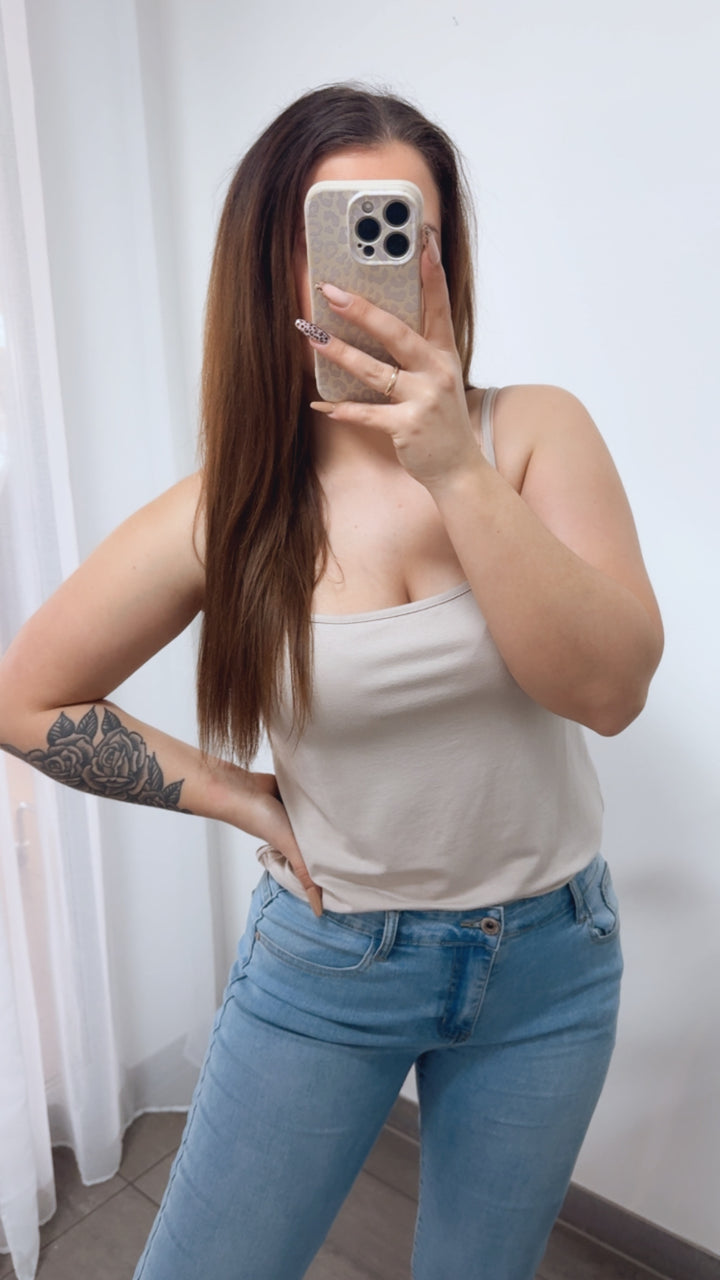 Basic Top mit dünnen Trägern / beige Art. 14192