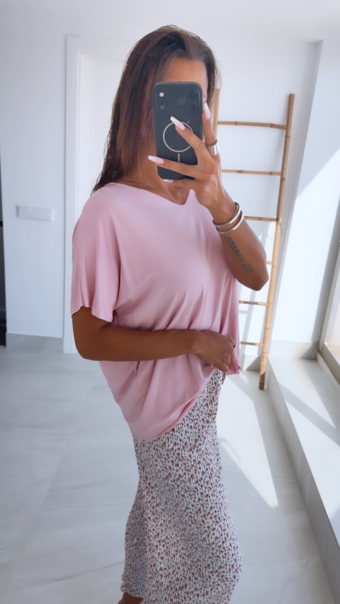 T-shirt Oberteil mit V-Ausschnitt / puder rosa Art. 9023
