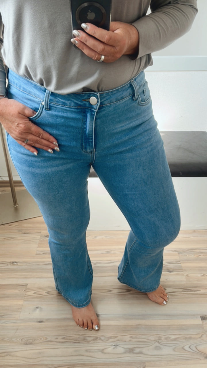 super stretch high waist Jeans " DJ2712 ", mit Schlag / denim blau Art. 10965