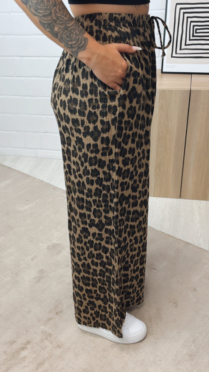 LEO lockere, lange Musselin Hose / camel - schwarz - braun Art. 10674