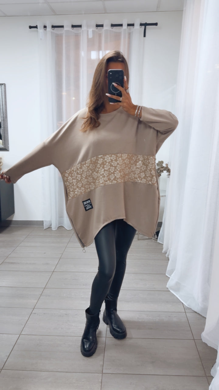 Long Pullover / Kleid mit Blumendetails / light taupe Art.16292