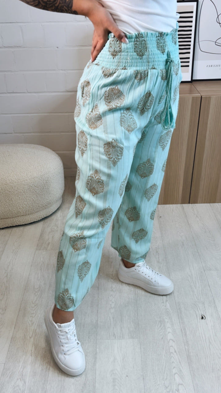 luftige Hose mit goldenen Akzenten / soft aqua Art. 9578