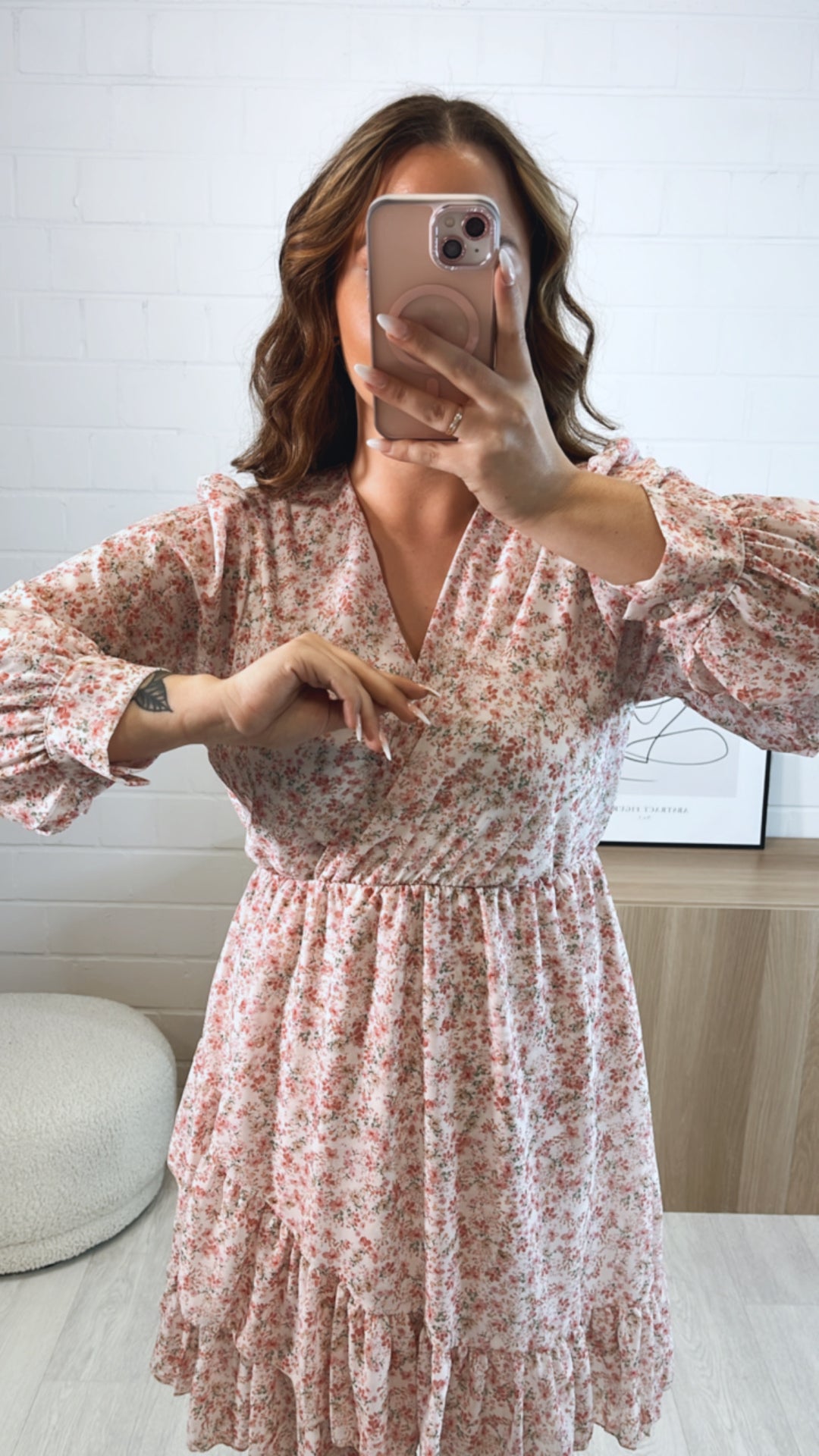 FLORALES Chiffon Kleid in Wickeloptik / creme - rosa Art. 9607