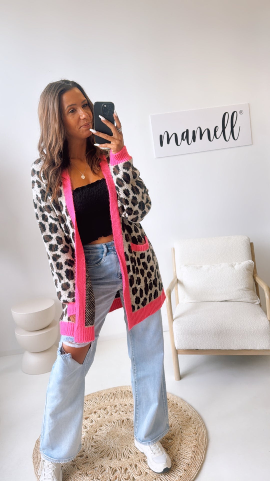 LEO mittellang geschnittener Cardigan / grau - braun - schwarz - neon pink Art. 10823