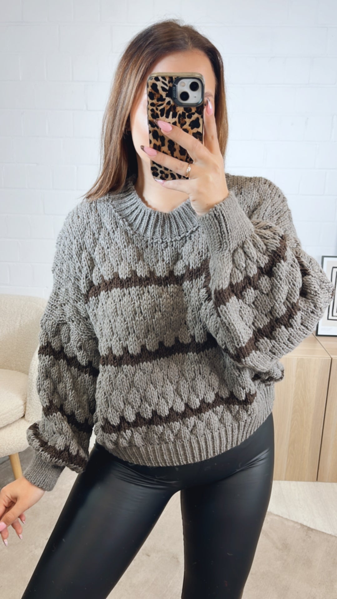 Pullover in ausgefallener Strickart / taupe - dunkel braun Art. 12808