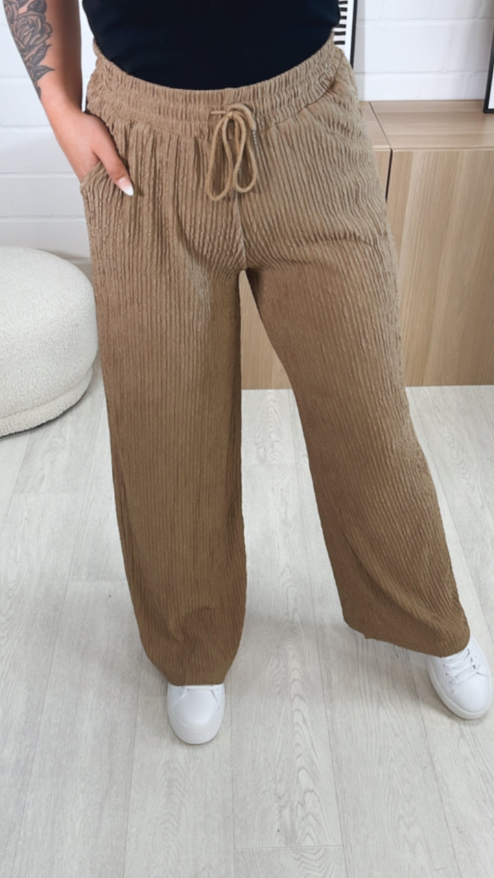 Krepp Hose / camel Art. 9560