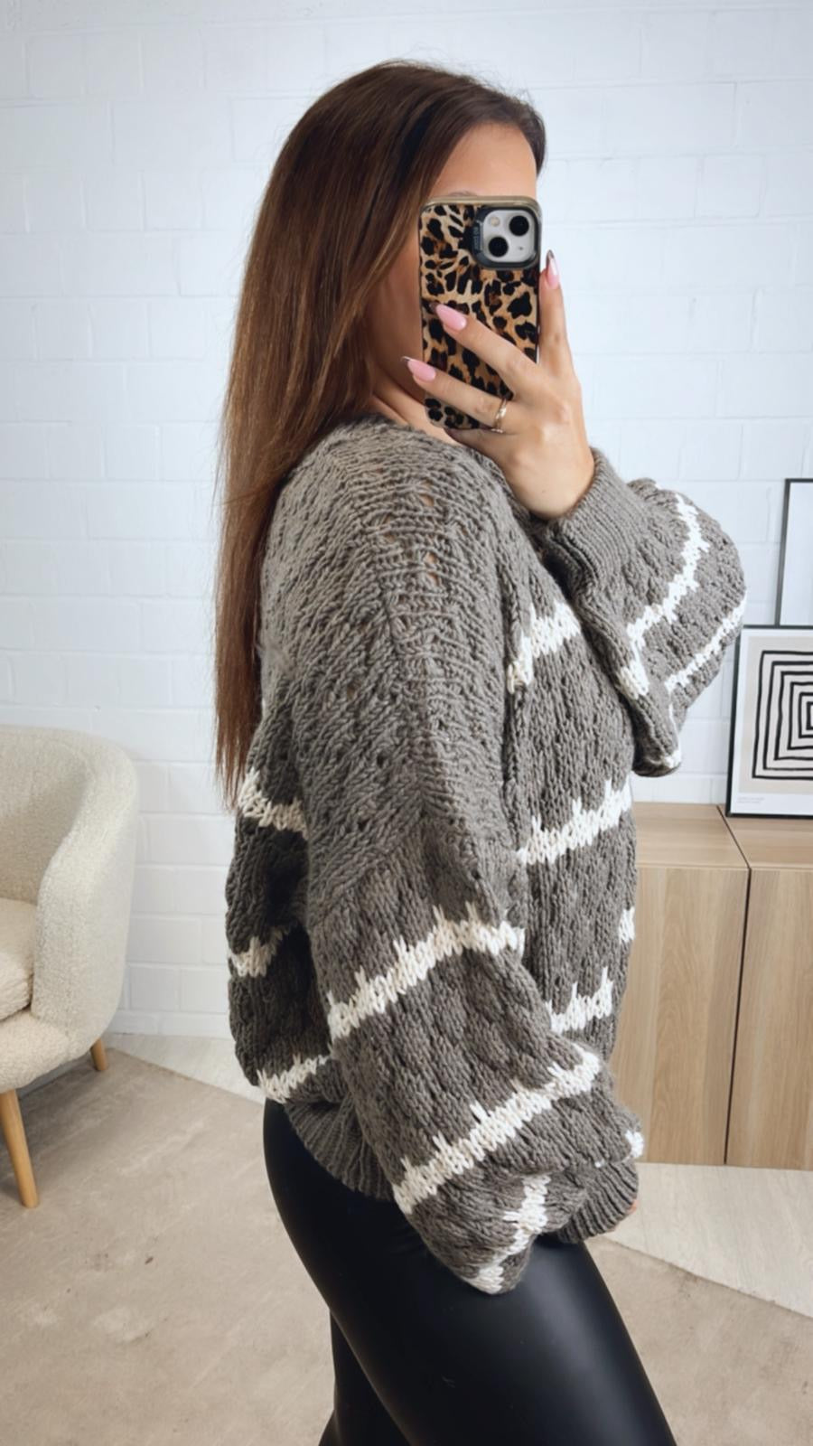 Pullover in ausgefallener Strickart / taupe - creme Art. 12825