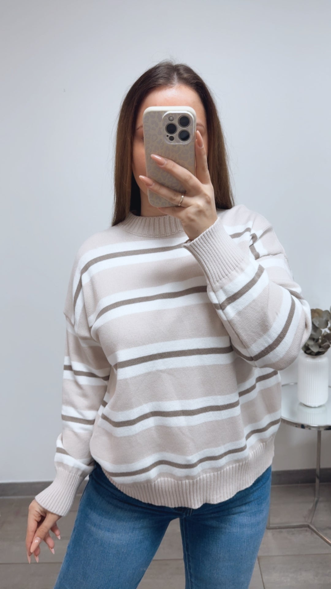 dreifarbiger, gestreifter Pullover / creme - taupe - weiss Art. 13828