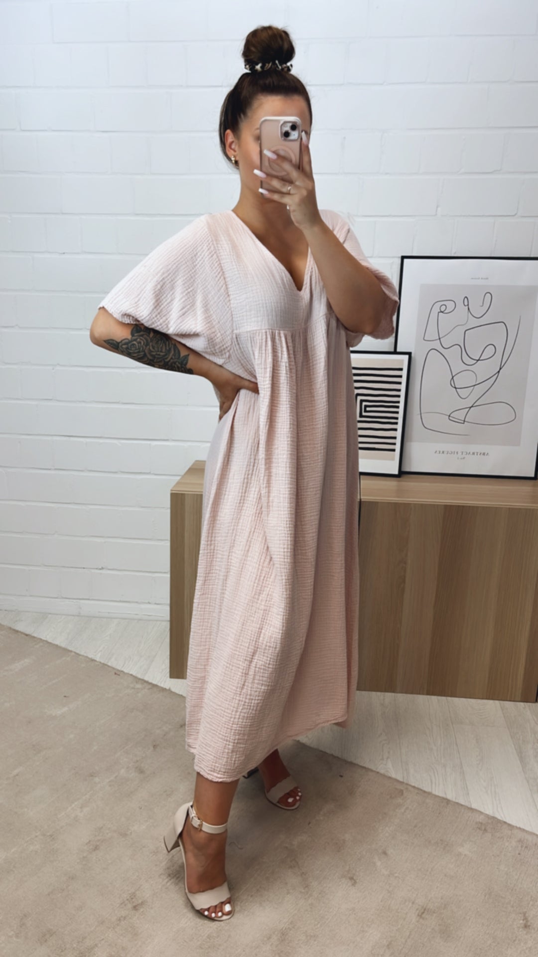 langes Musselin Kleid, kurze Ärmel / puder rosa Art. 10614