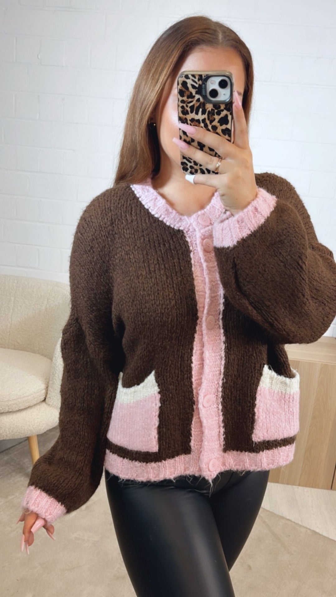 dreifarbiger Cardigan / dunkel braun - rosa - creme Art. 12500
