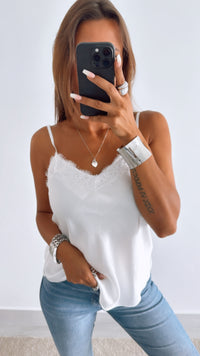 Satin Optik Top mit leichter Spitze / weiss Art. 10032