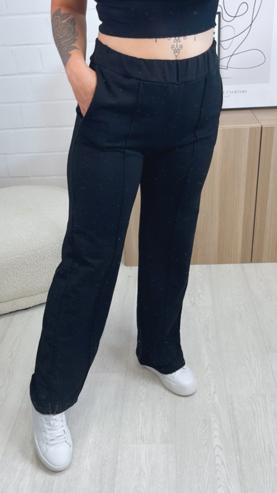 gradlinig geschnittene Stoff Hose, Ziernaht / schwarz Art. 9839