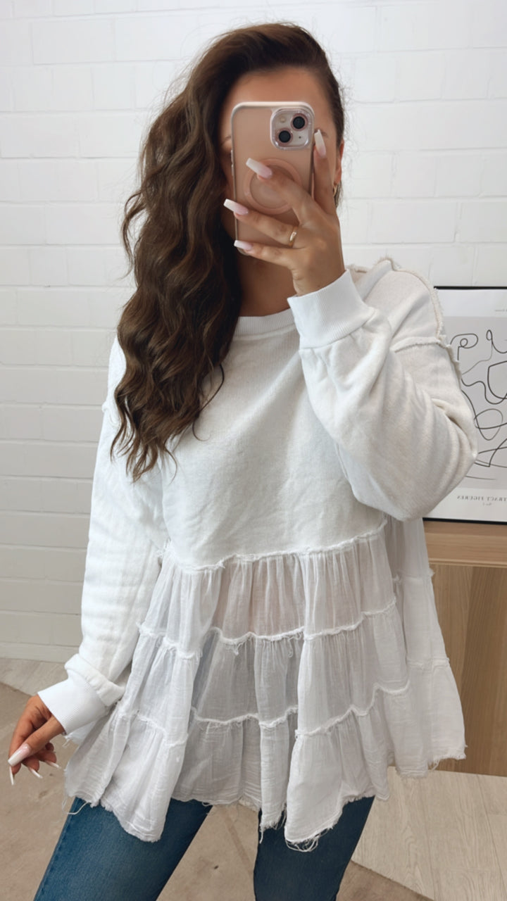 Pullover mit Volant besetztem Unterteil / weiss Art. 10645