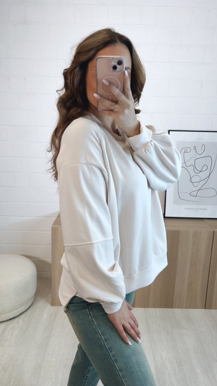 Sweater mit Ziernaht / creme weiss Art. 9407