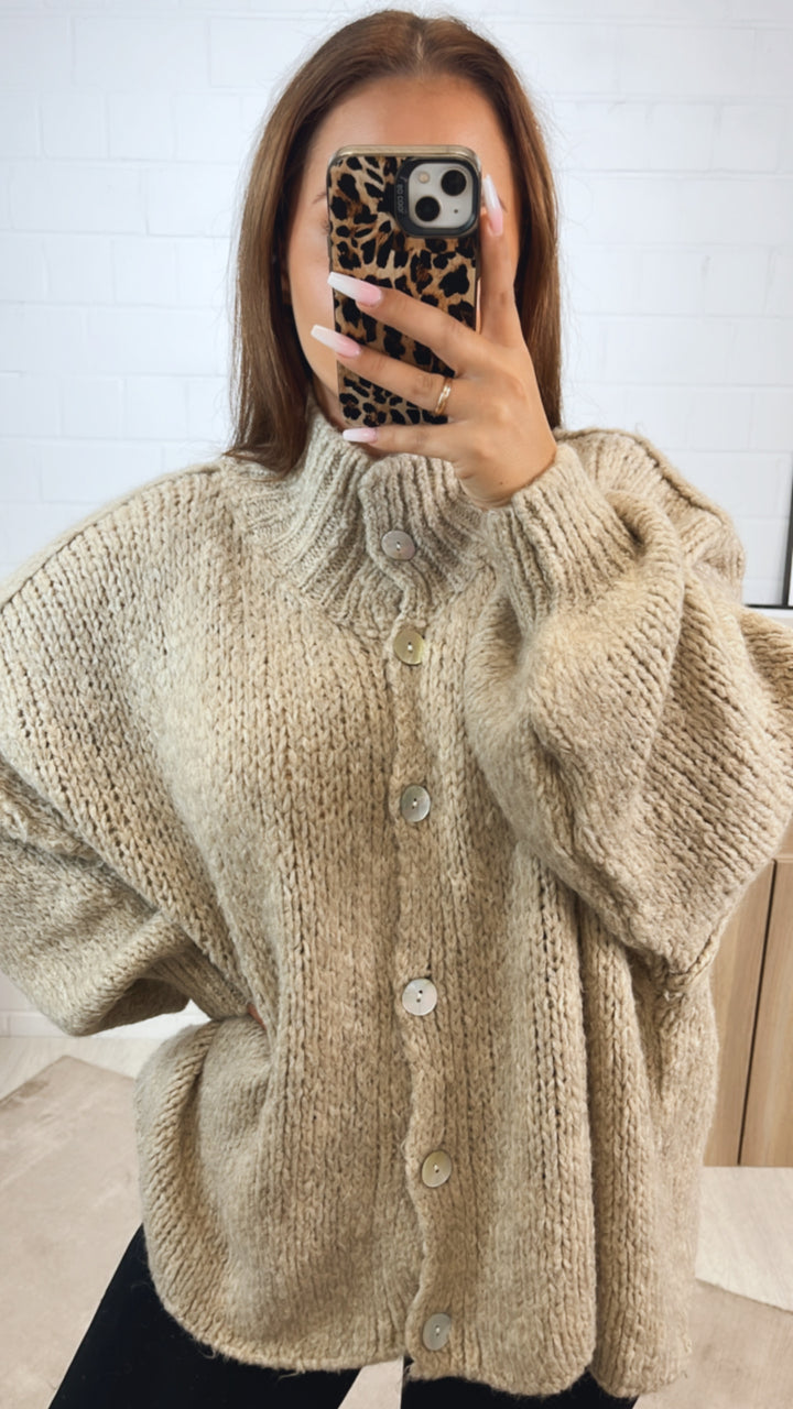 PERLMUTT KNÖPFE Kuschel Cardigan / beige Art. 12362