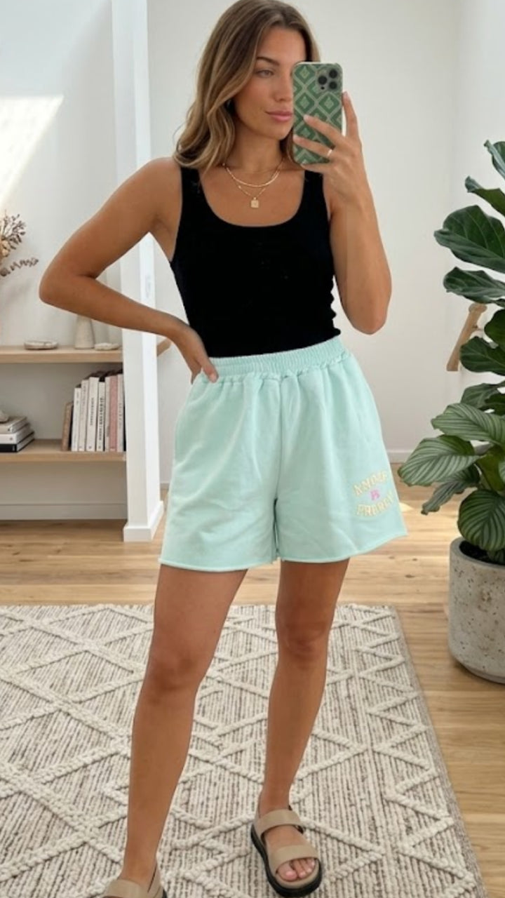 Sweat Shorts " Amour is French " / hell blau Art. 15495