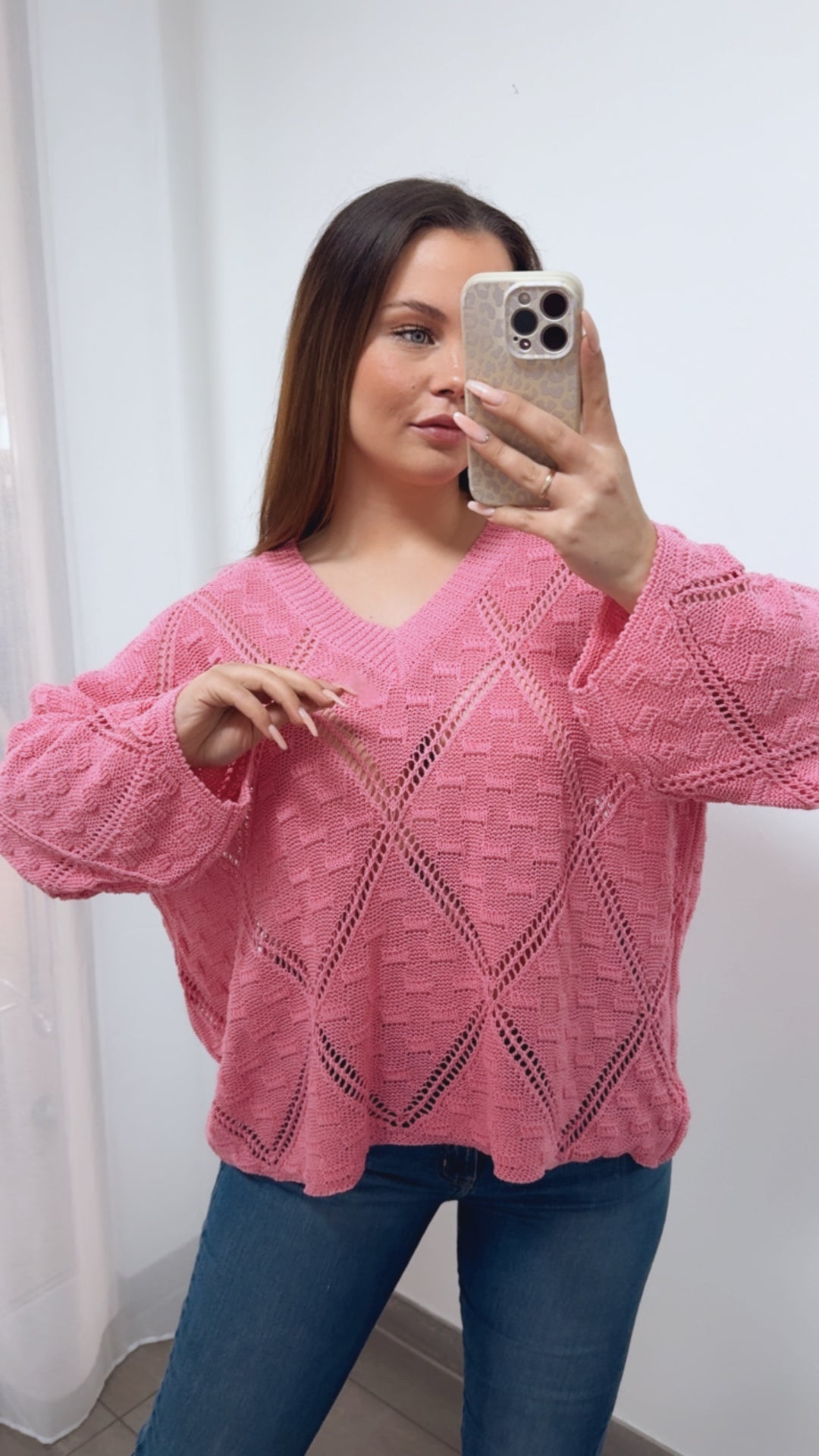 Lochmuster Pullover mit V-Ausschnitt / pink Art. 14485