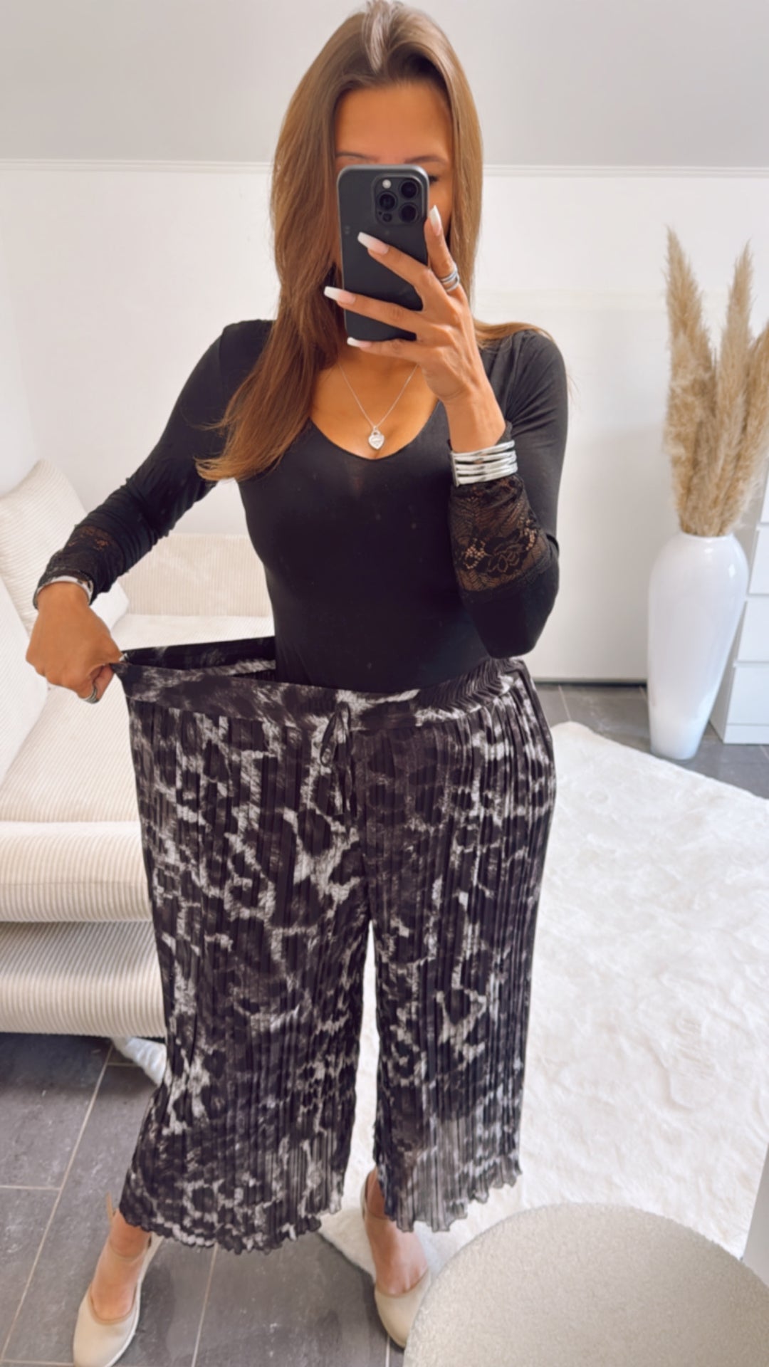 Plissee Hose im Leo - Look / schwarz - grau Art. 10046