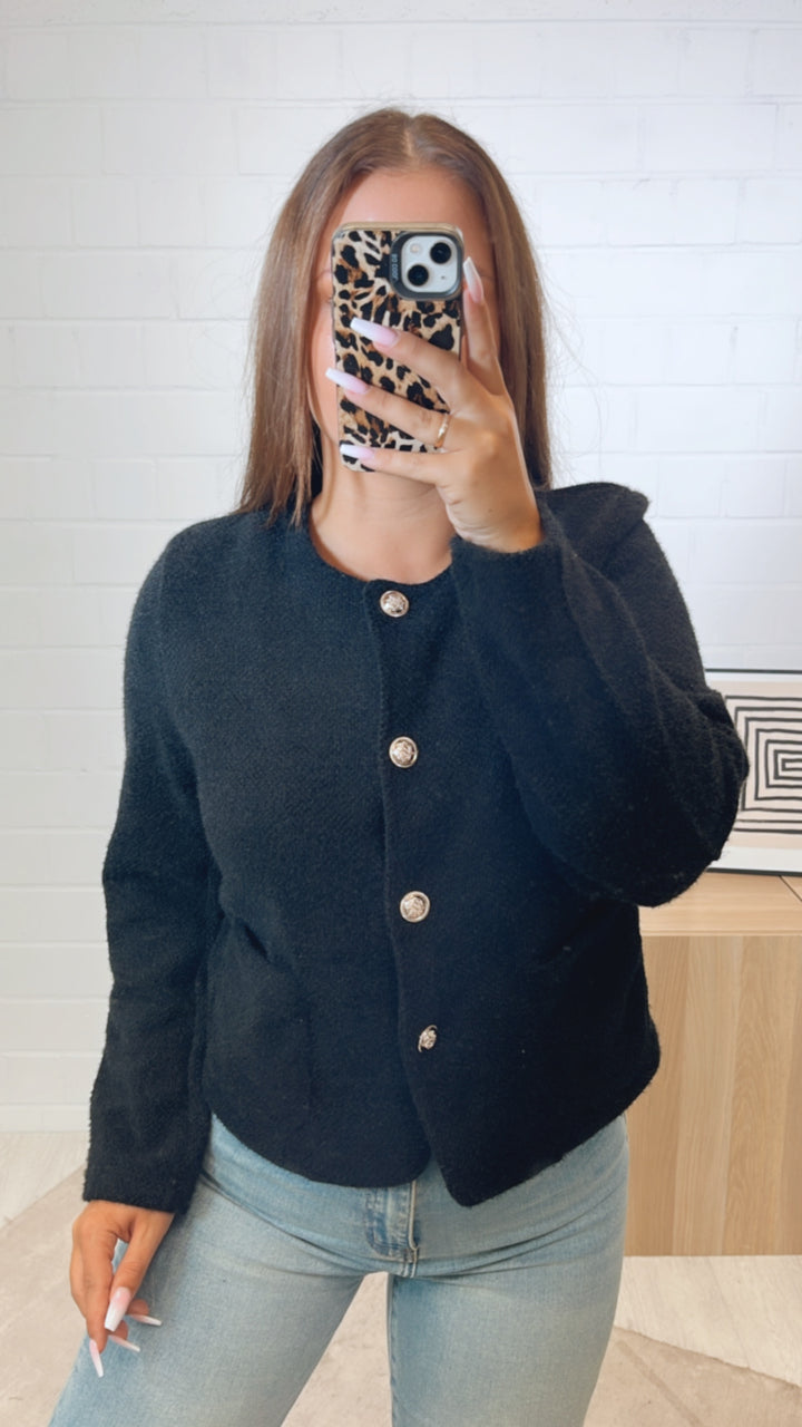 kurze Jacke, goldene Knopfleiste, Taschen / schwarz Art. 11194