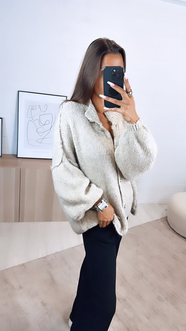 Kuschel Cardigan mit goldenen Knöpfen / beige Art. 5445