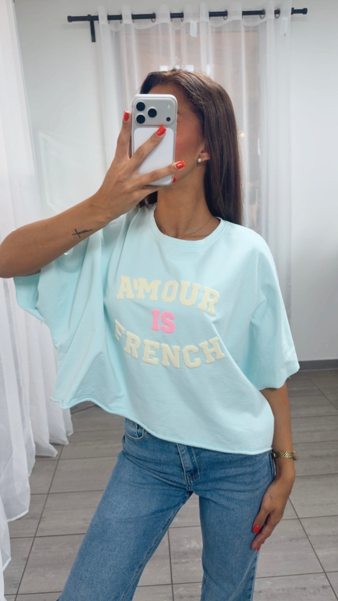 Cropped Sweatshirt „Amour is French“ / hell blau Art. 15494